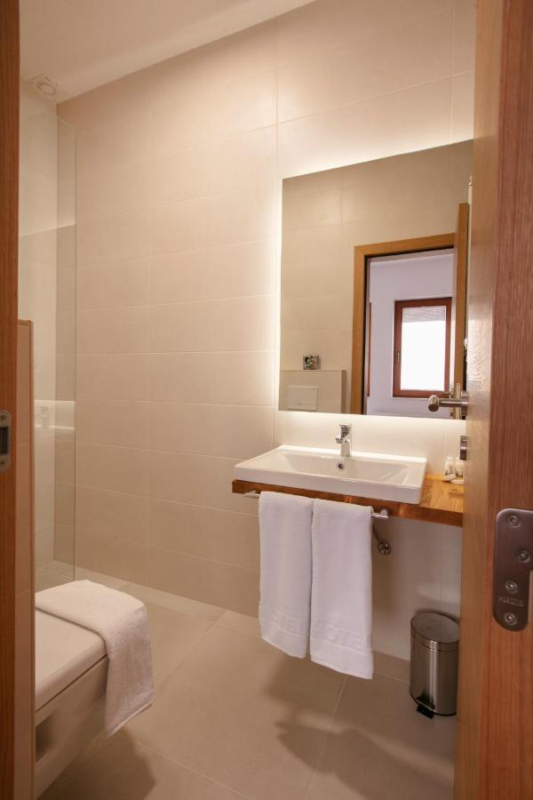 Grand Boutique Hotel Pristina Exterior foto
