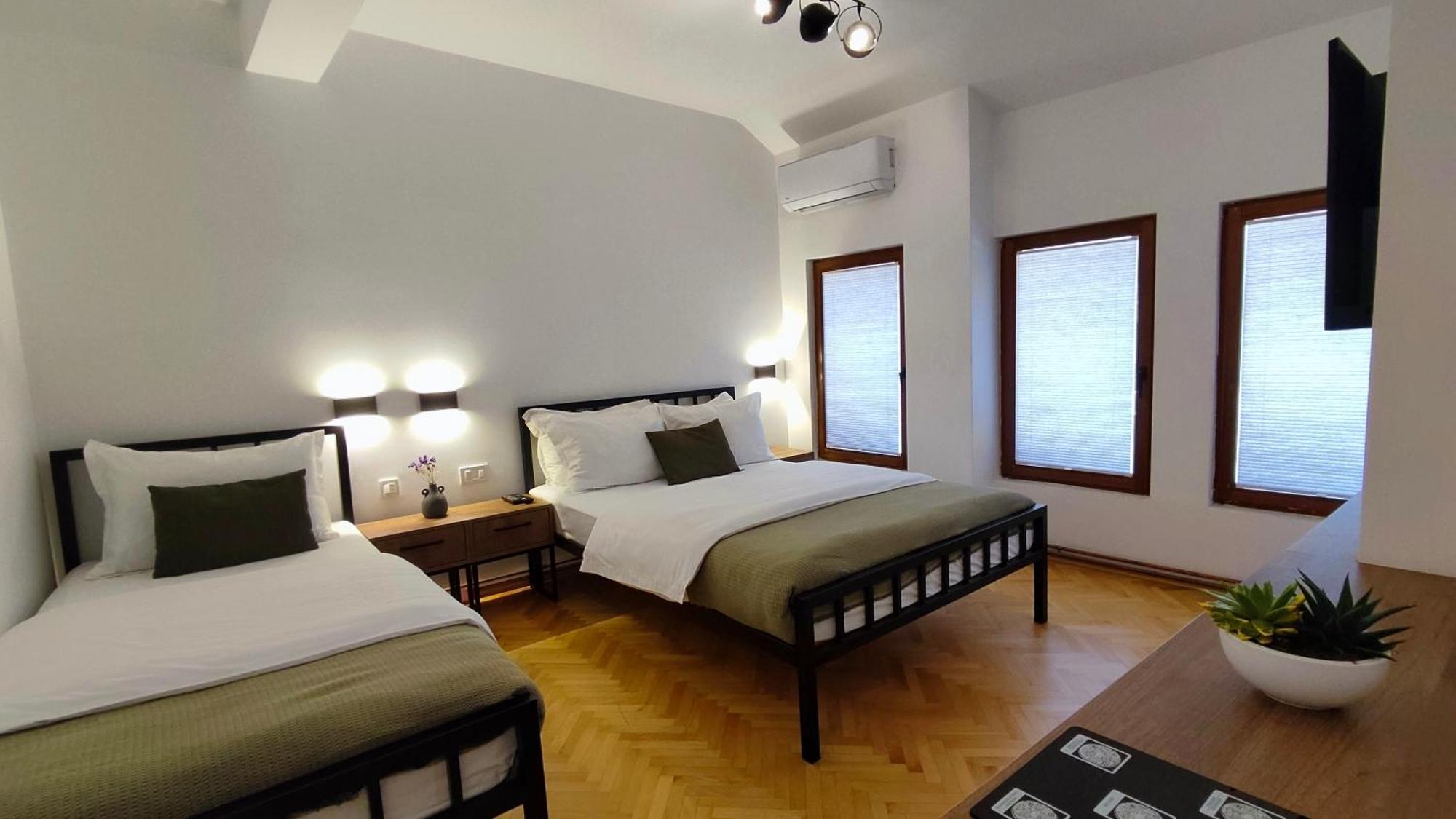 Grand Boutique Hotel Pristina Exterior foto